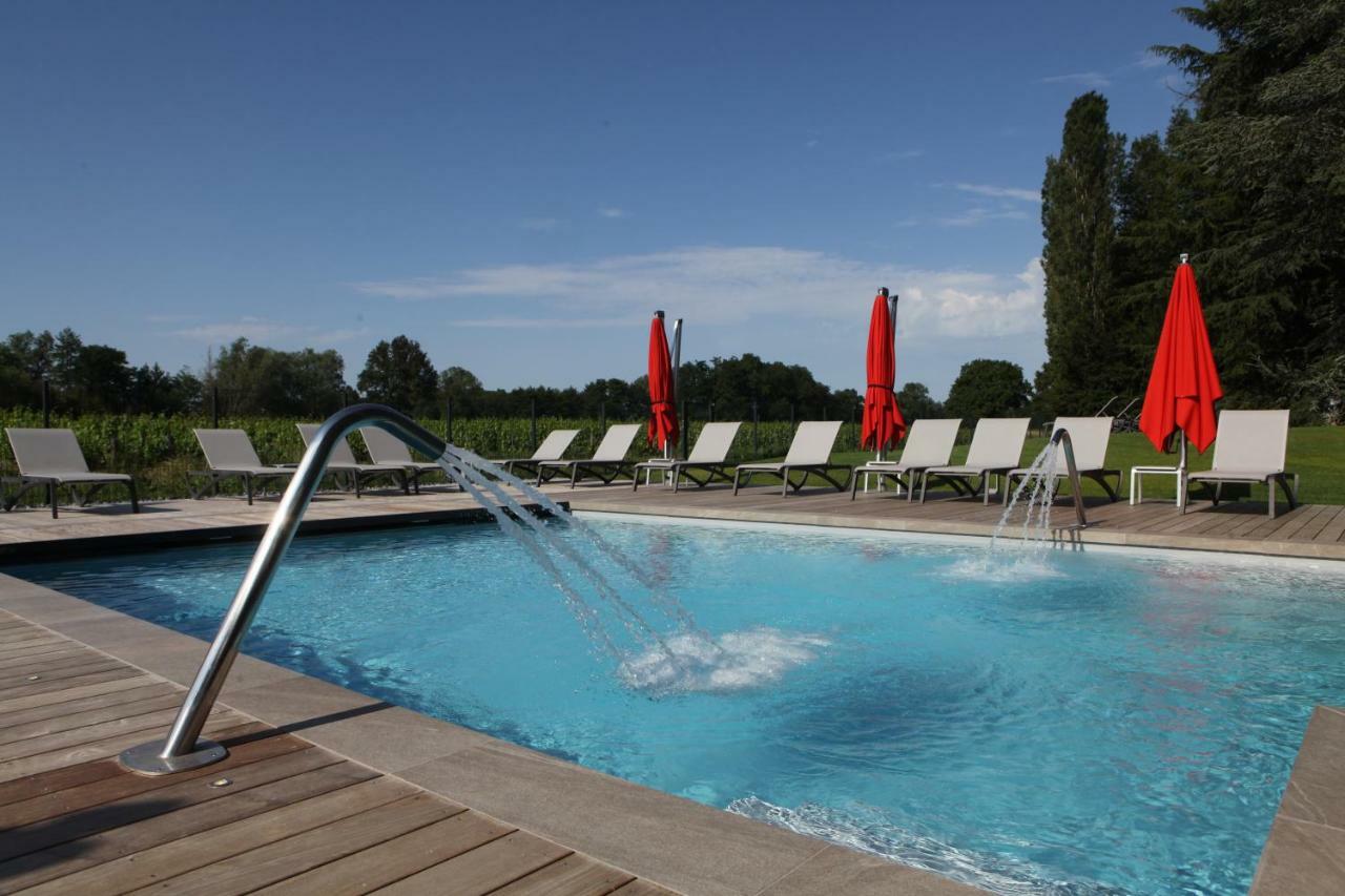 Les Maritonnes Parc & Vignoble Hotel Romaneche-Thorins Exterior photo